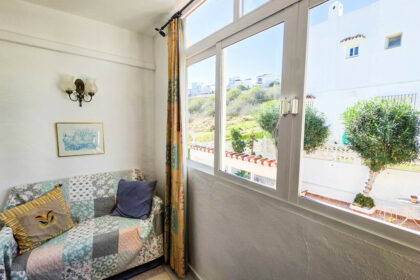 fff0453b274867a4f7cdaf9a6b9f49e1 - 16