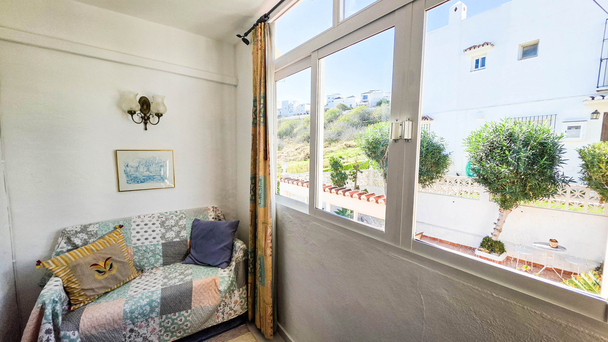 fff0453b274867a4f7cdaf9a6b9f49e1 - 16