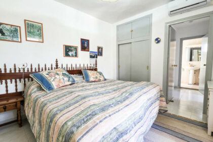 fff0453b274867a4f7cdaf9a6b9f49e1 - 19