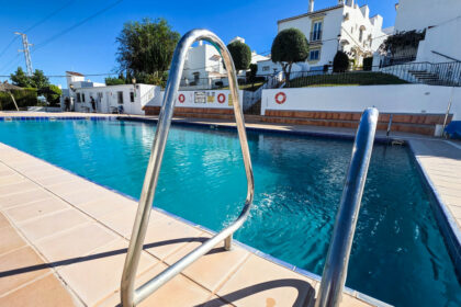 fff0453b274867a4f7cdaf9a6b9f49e1 - 2