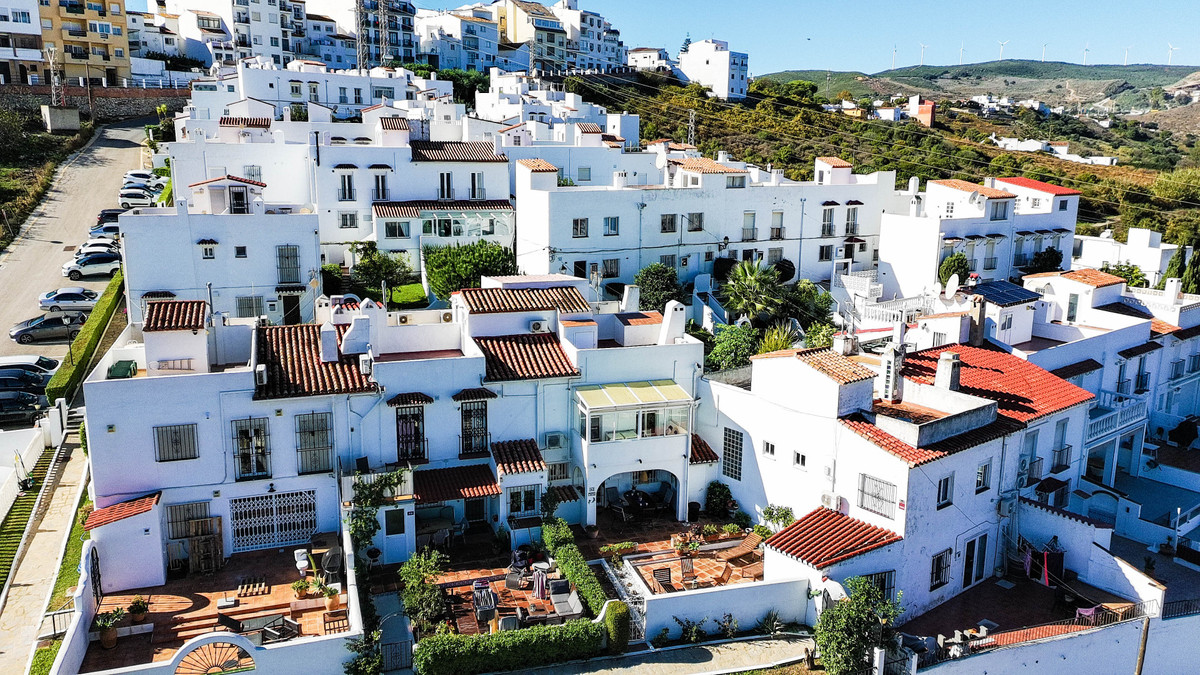 fff0453b274867a4f7cdaf9a6b9f49e1 - 22