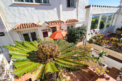 fff0453b274867a4f7cdaf9a6b9f49e1 - 30