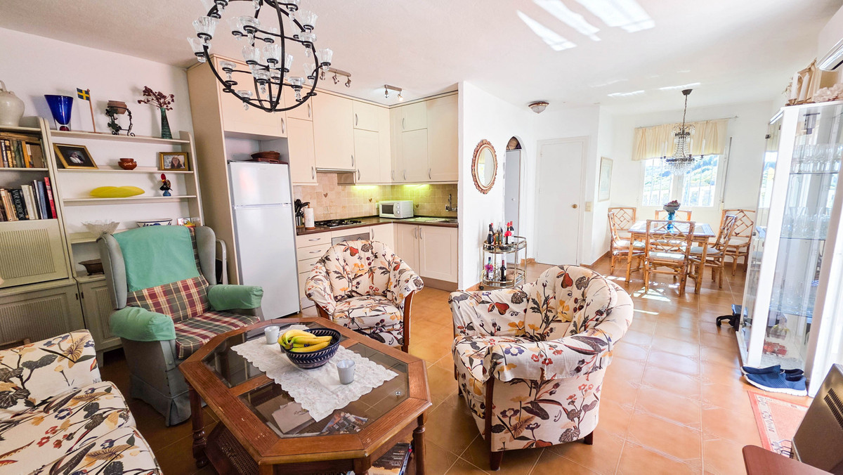 fff0453b274867a4f7cdaf9a6b9f49e1 - 4