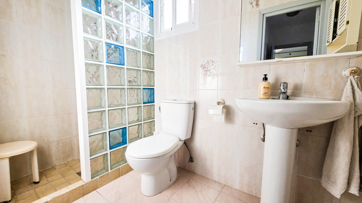 fff0453b274867a4f7cdaf9a6b9f49e1 - 5