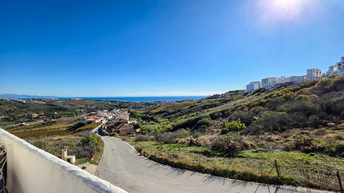 fff0453b274867a4f7cdaf9a6b9f49e1 - 7