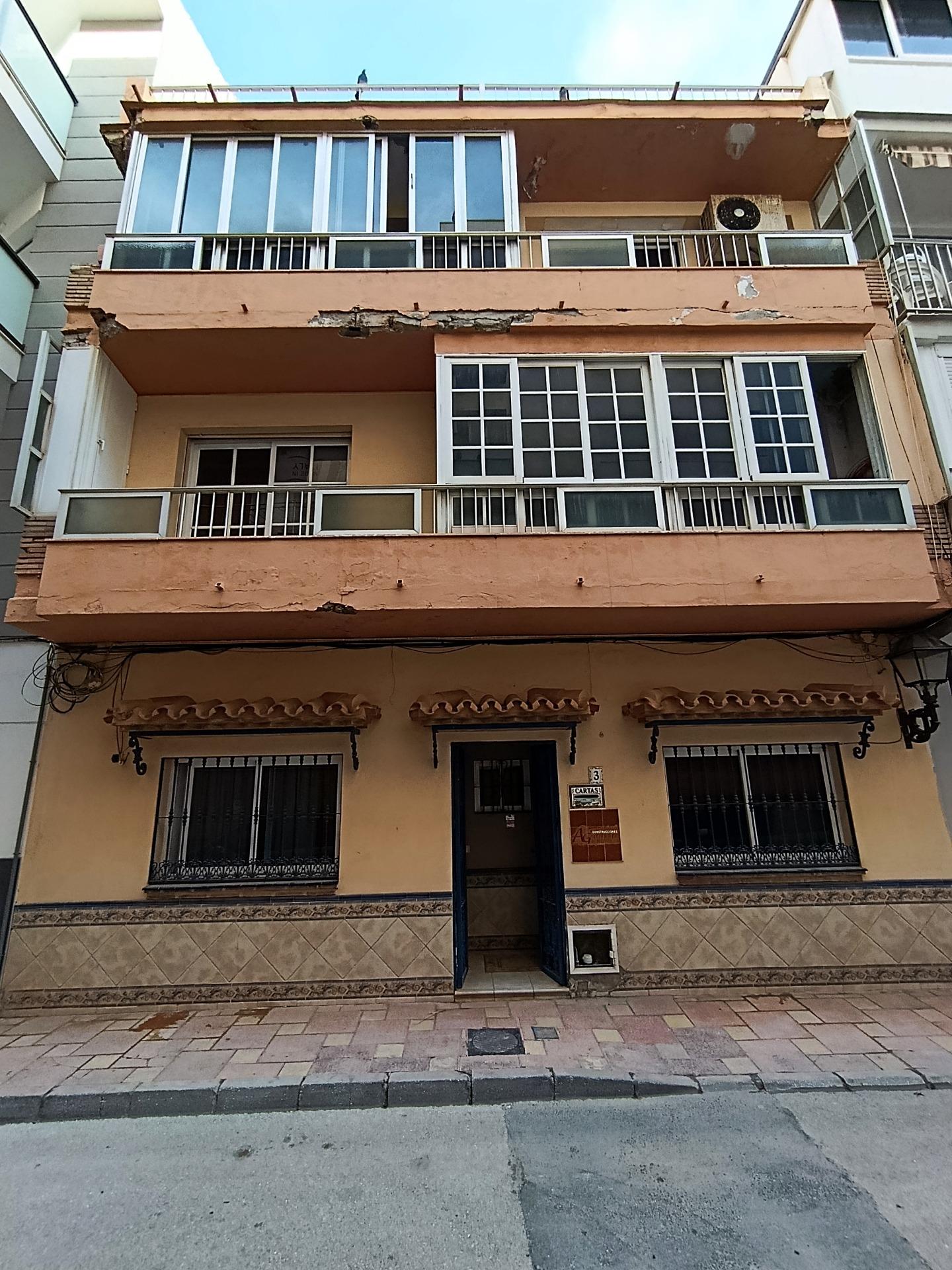 00e4522db5054e40e8957e23eea4f92a - 1