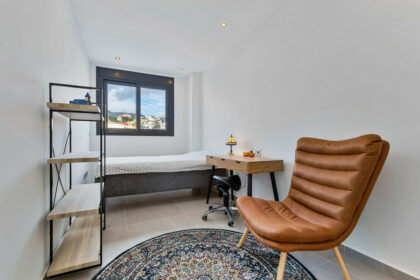 00eafba1cc47bf3f3590dfff084bfa72 - 22