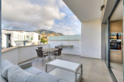 00eafba1cc47bf3f3590dfff084bfa72 - 9