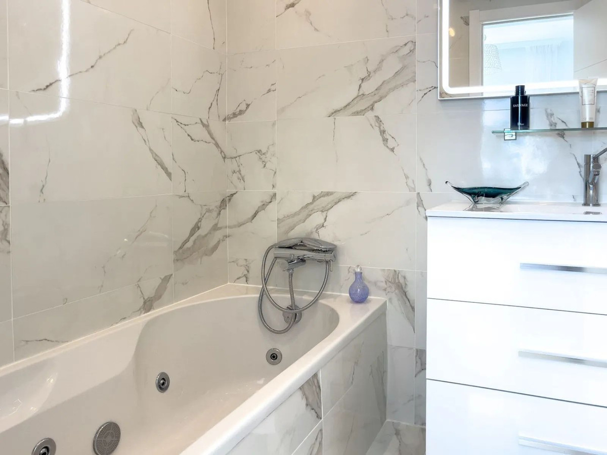 03655cd24c52b301b069a577506d4651 - 32