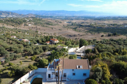 03a29de384adbec3a74a6831db1c3c74 - 40