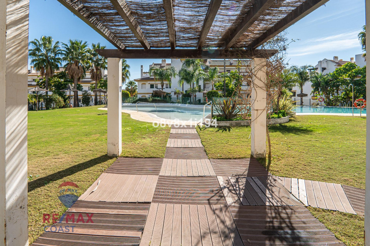 03a370cc34a56a348d36838d65381721 - 32