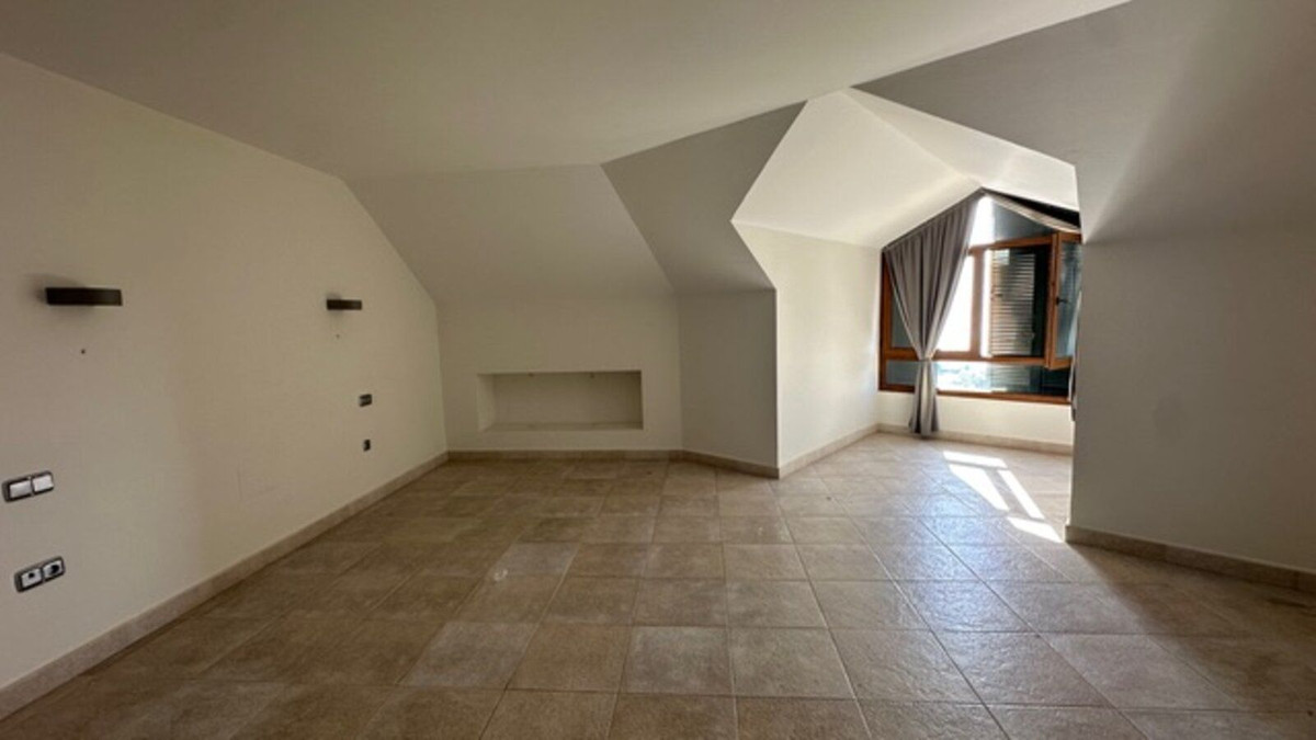 03baca03408175e455804445ee829ca5 - 19