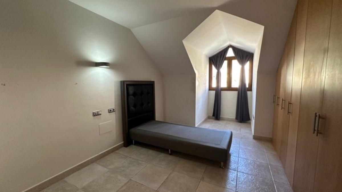 03baca03408175e455804445ee829ca5 - 26