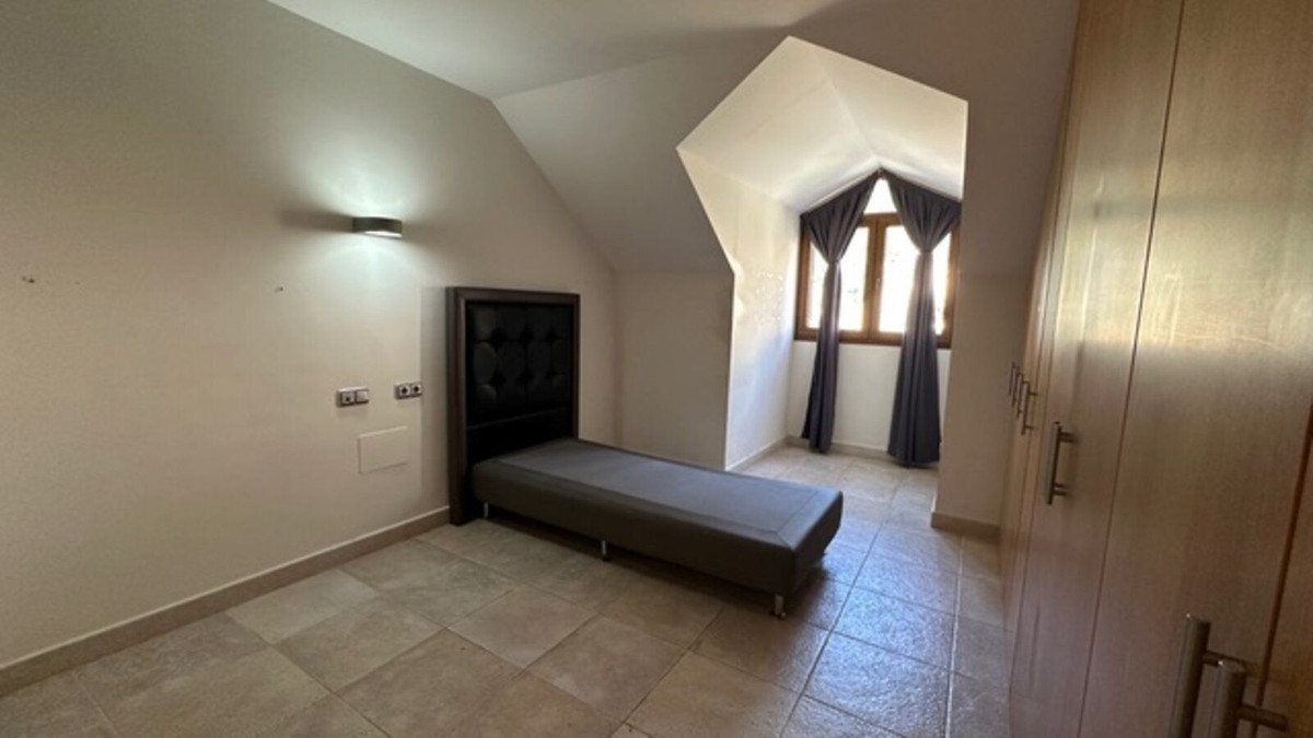 03baca03408175e455804445ee829ca5 - 27