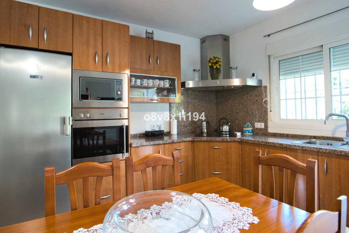 0472f94fd7cb516cce7ba24f4ed7954b - 14