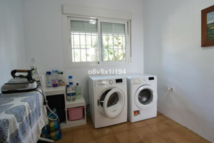 0472f94fd7cb516cce7ba24f4ed7954b - 16