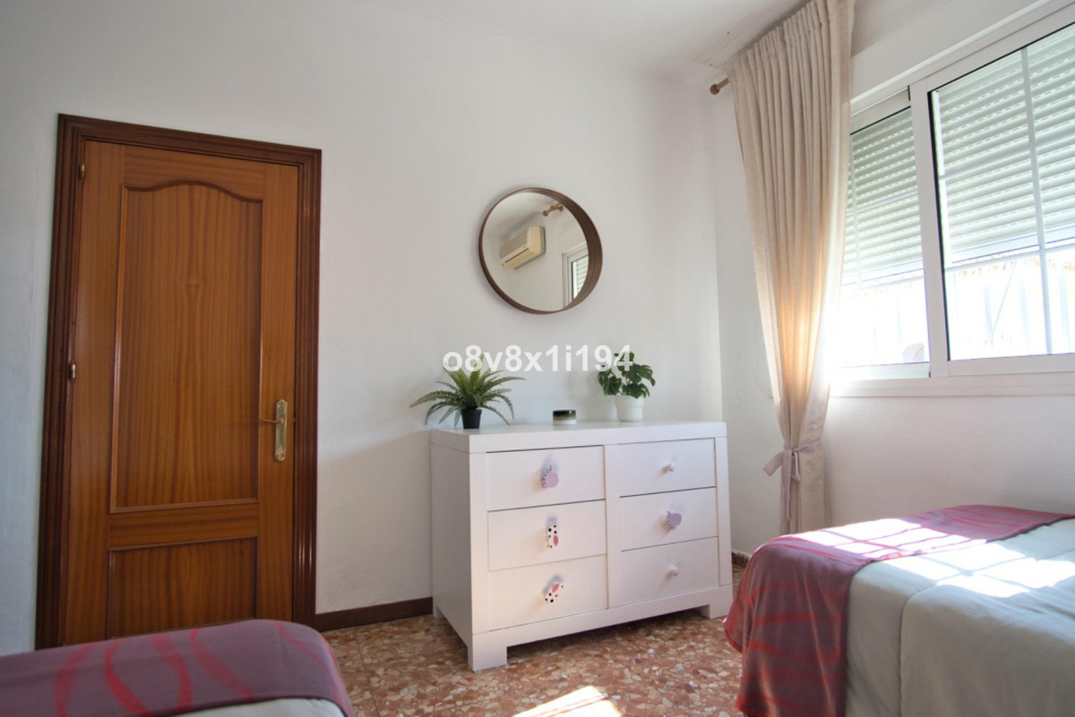 0472f94fd7cb516cce7ba24f4ed7954b - 18