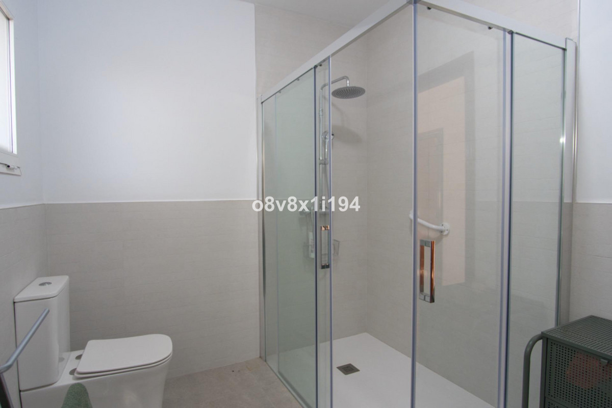 0472f94fd7cb516cce7ba24f4ed7954b - 20