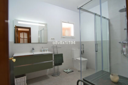 0472f94fd7cb516cce7ba24f4ed7954b - 21