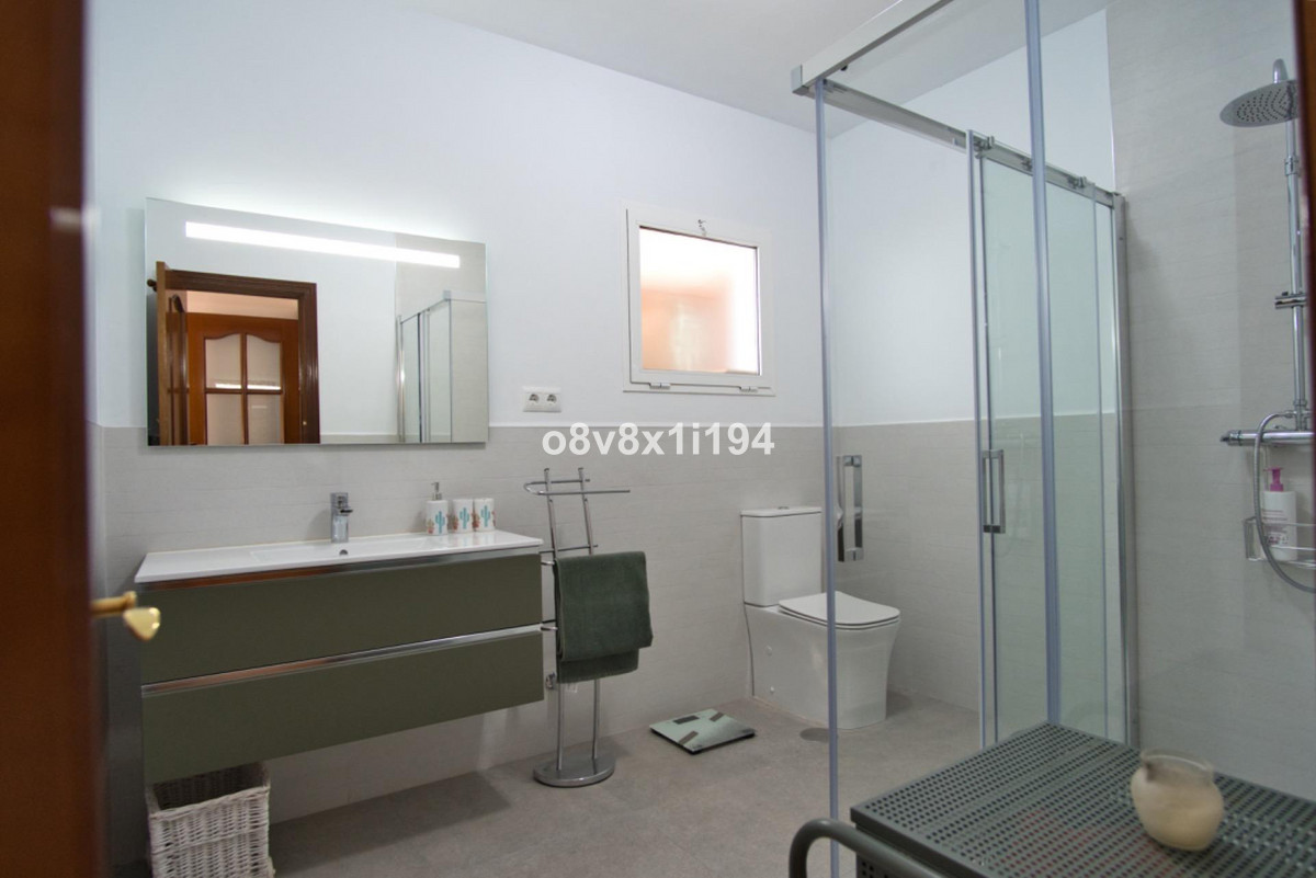 0472f94fd7cb516cce7ba24f4ed7954b - 21