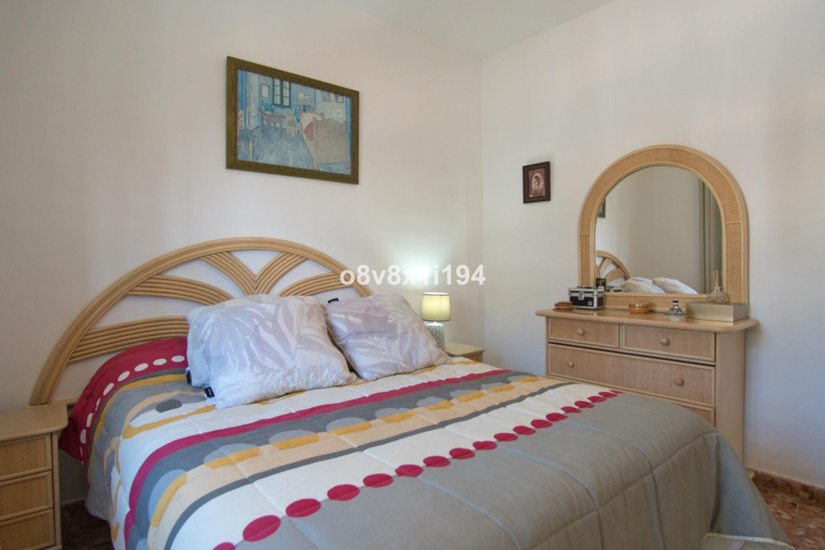 0472f94fd7cb516cce7ba24f4ed7954b - 23