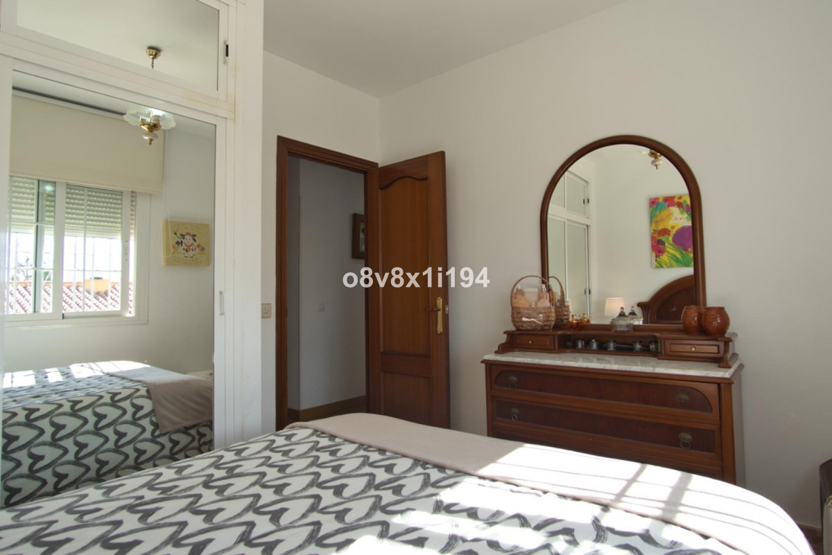 0472f94fd7cb516cce7ba24f4ed7954b - 24