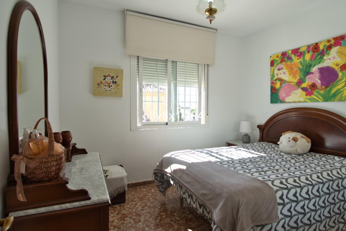 0472f94fd7cb516cce7ba24f4ed7954b - 25