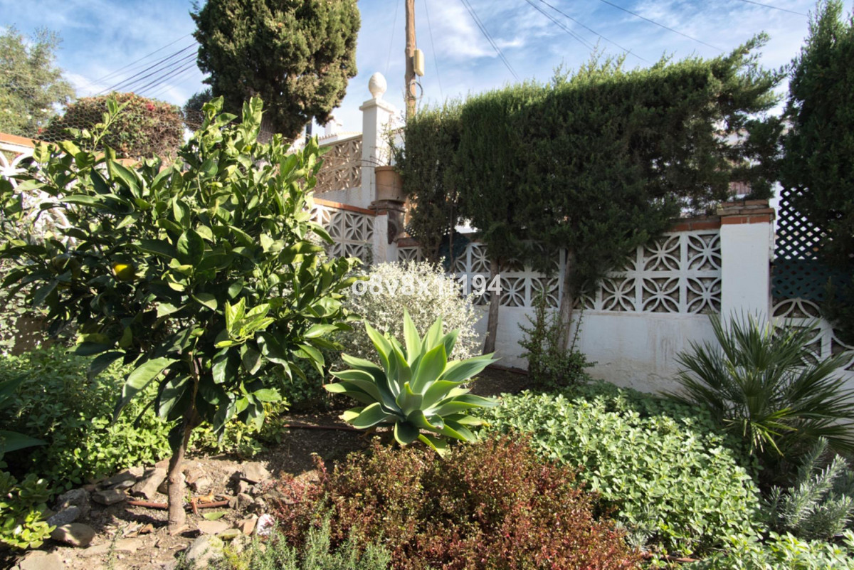 0472f94fd7cb516cce7ba24f4ed7954b - 29