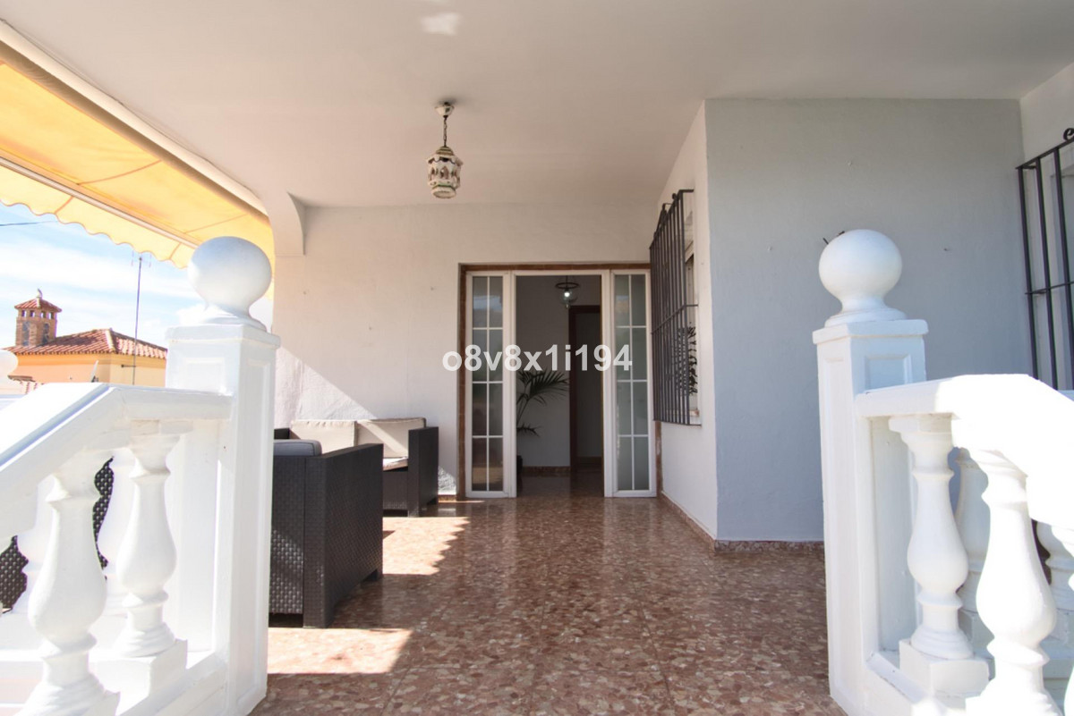 0472f94fd7cb516cce7ba24f4ed7954b - 3