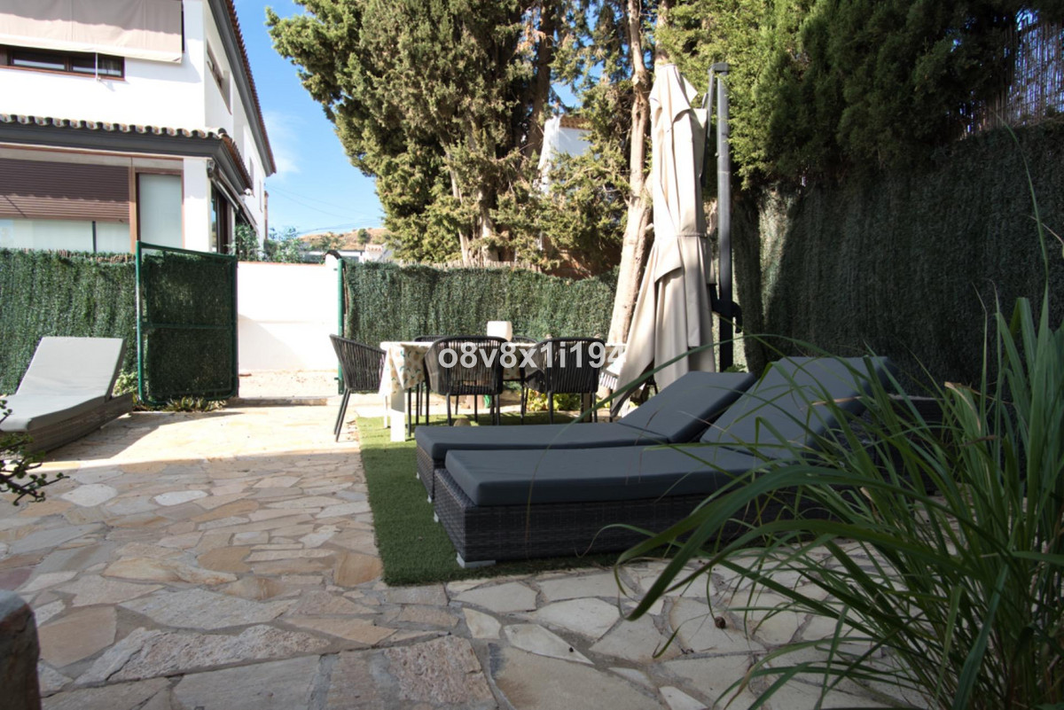 0472f94fd7cb516cce7ba24f4ed7954b - 38