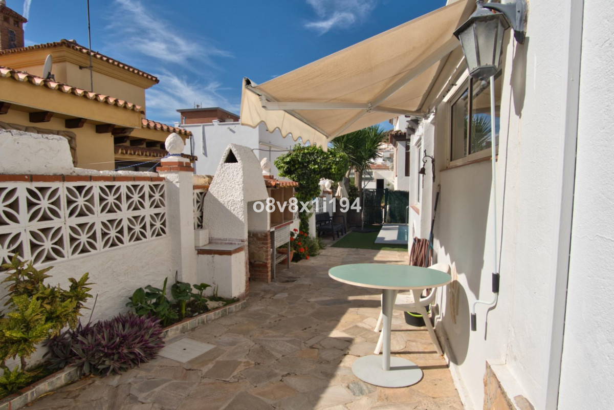 0472f94fd7cb516cce7ba24f4ed7954b - 39