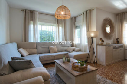 0472f94fd7cb516cce7ba24f4ed7954b - 8