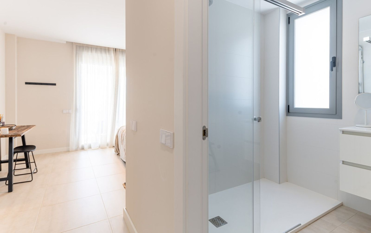 04c4e99439afa9e570e67848bd4b02dc - 24