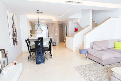 04ef92c0bb54633681a95e2d3960d6ec - 15