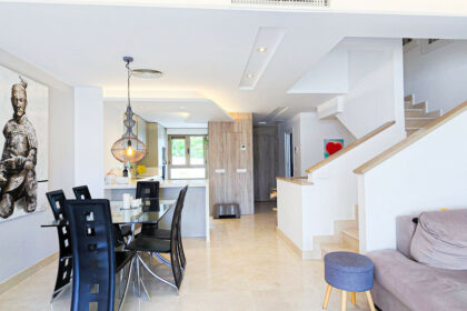 04ef92c0bb54633681a95e2d3960d6ec - 16