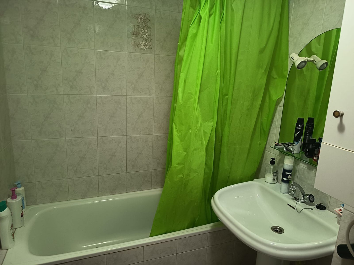 053fe051091aefcacf79a8ee10b3765e - 18