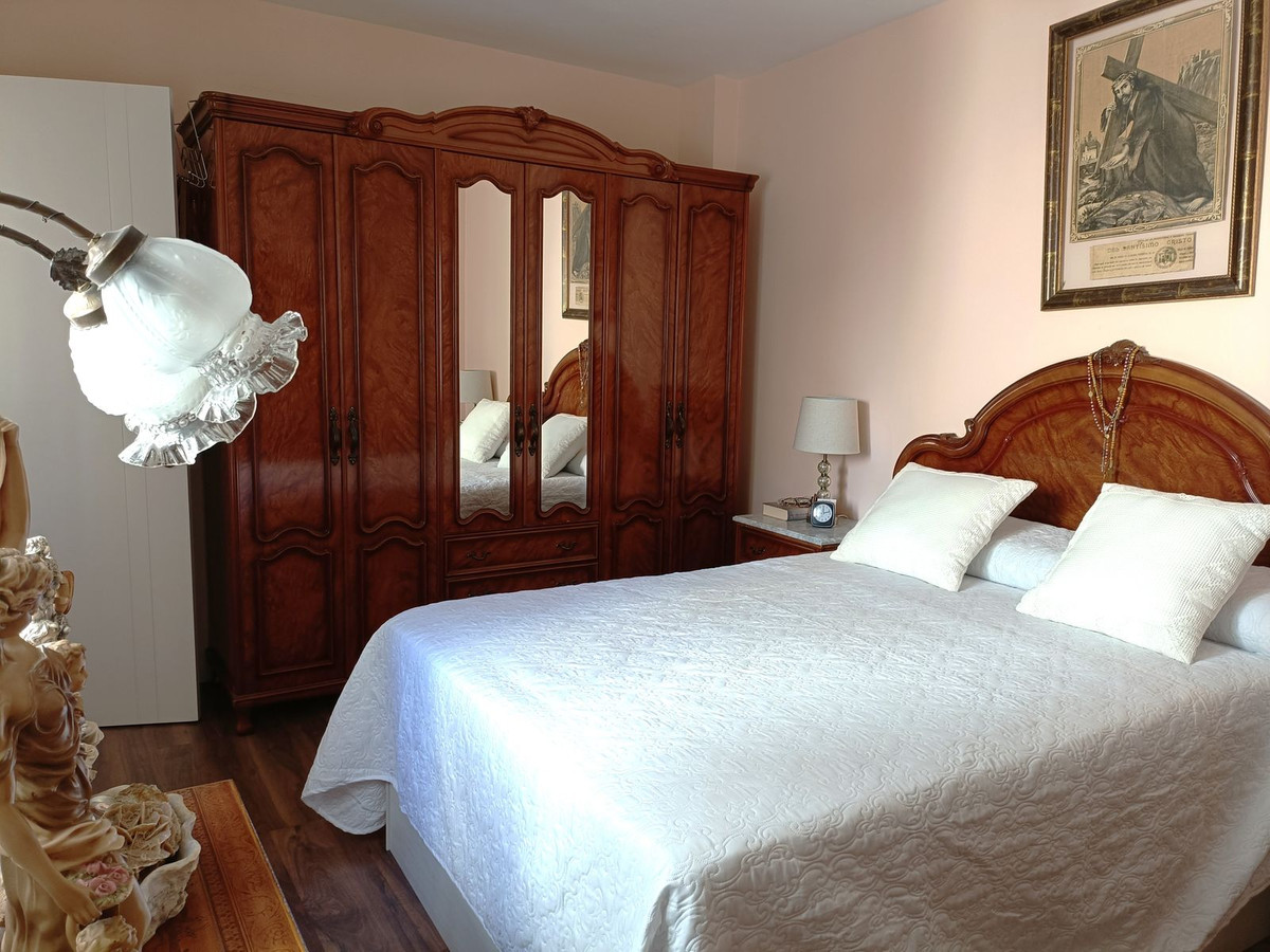 05f4dee01a290e084a40af8768d940d4 - 12