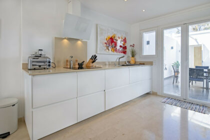 06cd2704eab786bd733bcca7d7558d43 - 10