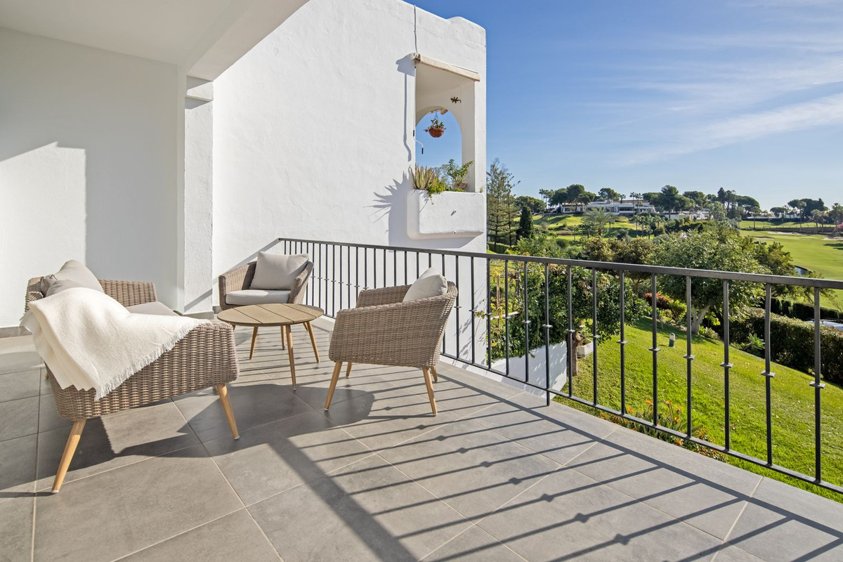 06cd2704eab786bd733bcca7d7558d43 - 18