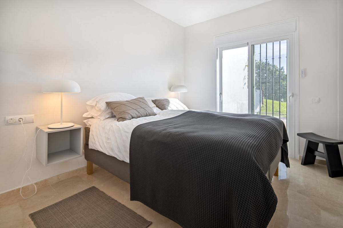 06cd2704eab786bd733bcca7d7558d43 - 28