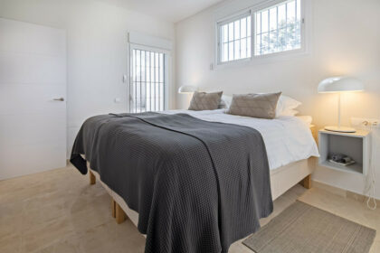 06cd2704eab786bd733bcca7d7558d43 - 33