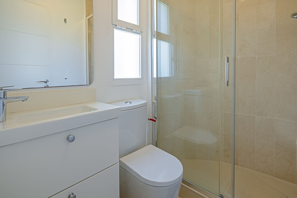 06cd2704eab786bd733bcca7d7558d43 - 39