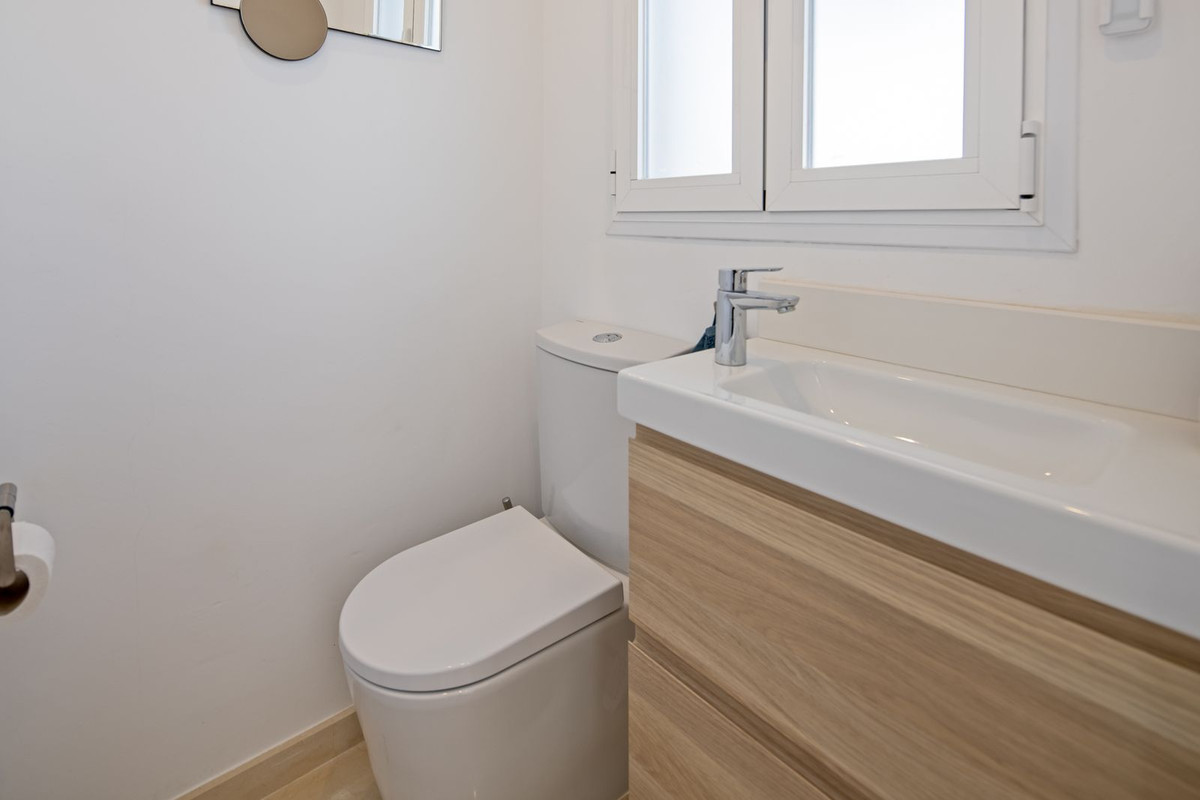 06cd2704eab786bd733bcca7d7558d43 - 4