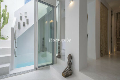 0737054d873e921d5b50d6c06fa72543 - 1