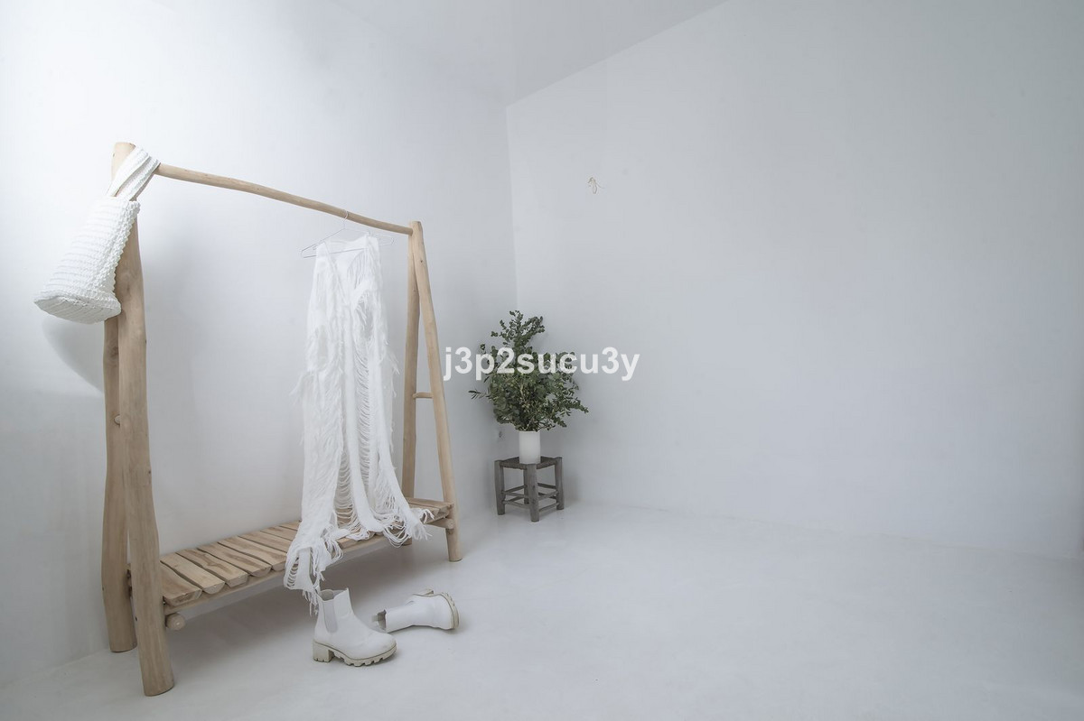 0737054d873e921d5b50d6c06fa72543 - 20