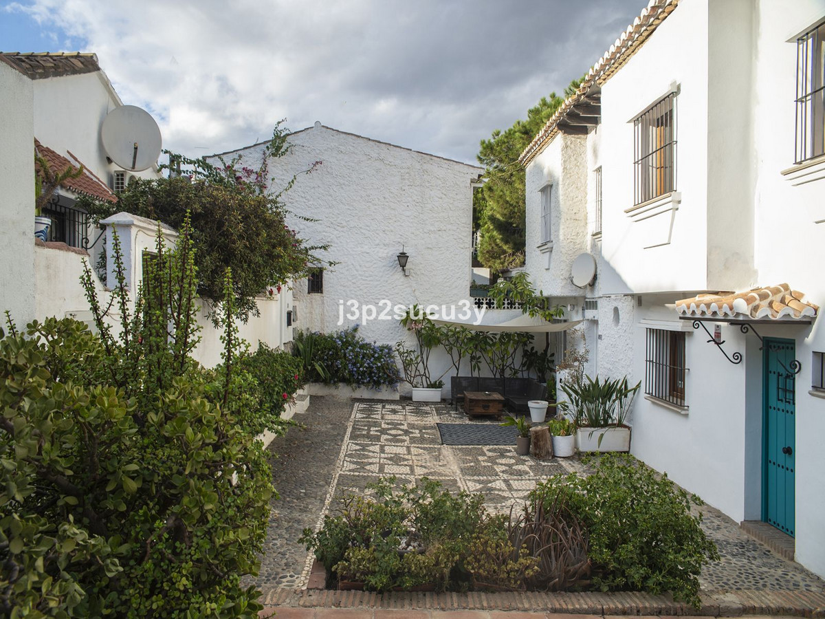 0737054d873e921d5b50d6c06fa72543 - 30