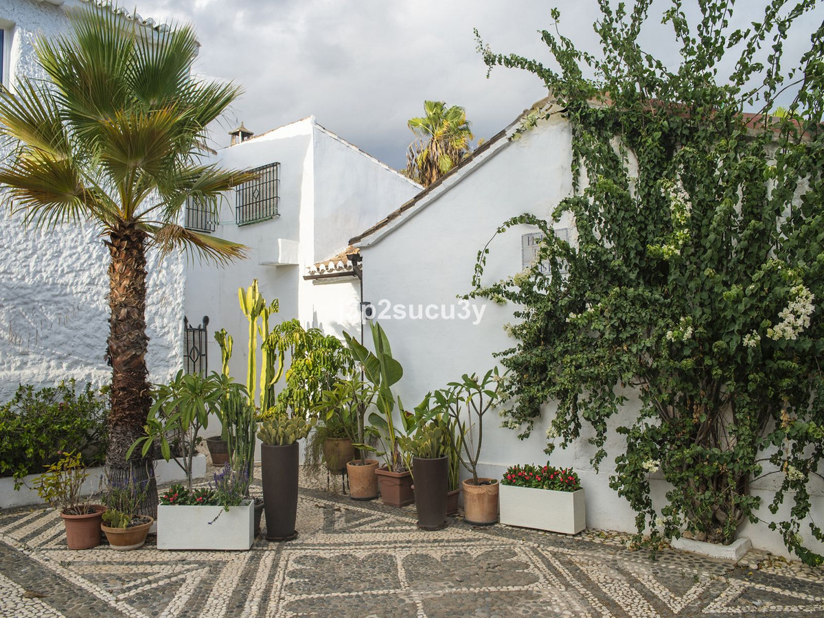 0737054d873e921d5b50d6c06fa72543 - 31