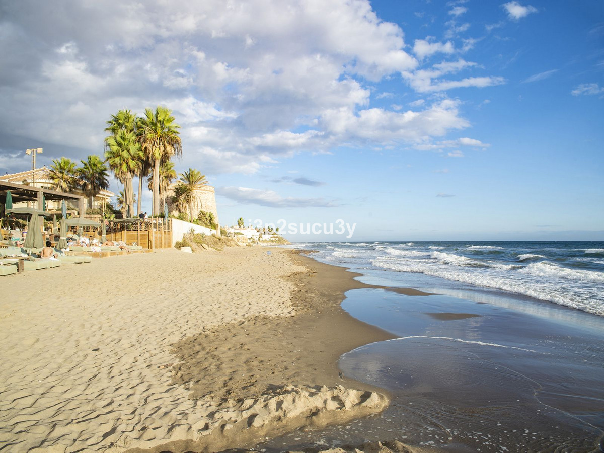 0737054d873e921d5b50d6c06fa72543 - 34