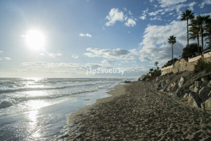 0737054d873e921d5b50d6c06fa72543 - 35