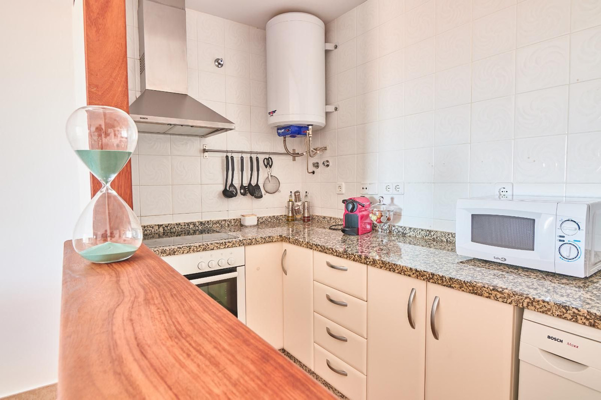 0757c2fa7b303414546c0daeb308d331 - 12